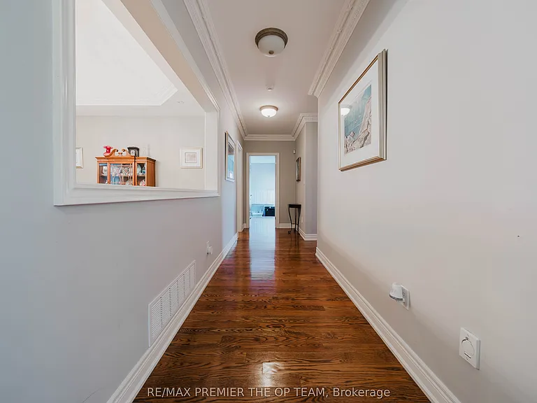 56 Park Ridge Dr #UPPER — Photo 24