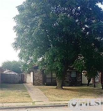 1st image of 1102 Sandalwood Ln