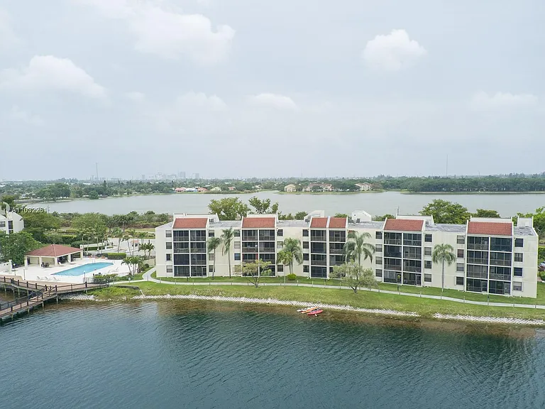 109 Lake Emerald Dr #108 — Photo 55