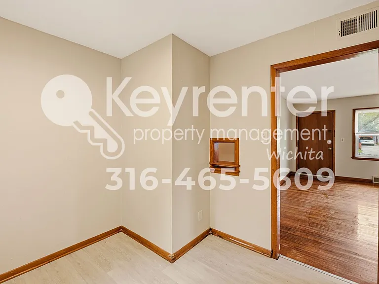 2060 S Euclid St — Photo 10