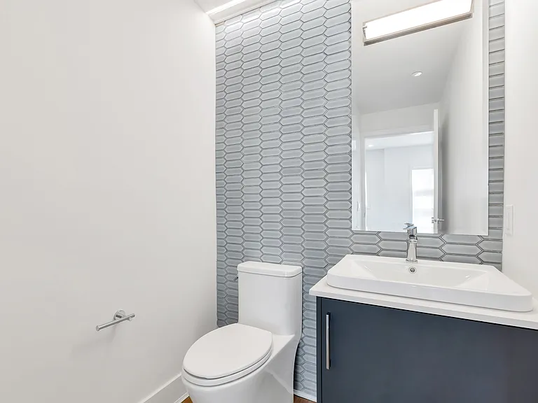 4575 Granville St — Photo 29