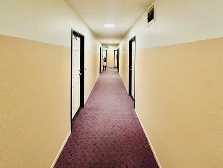 Wilcox Apartments — Photo 10