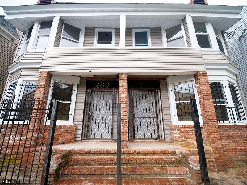 1st image of 387-389 S 20th St