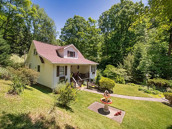 3rd image of 2951 Phillips Dr