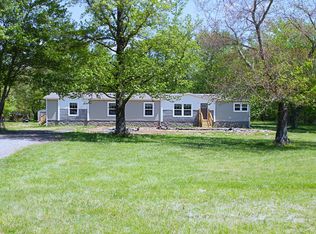 2555 Liverpool Rd, Woodlawn, TN 37191