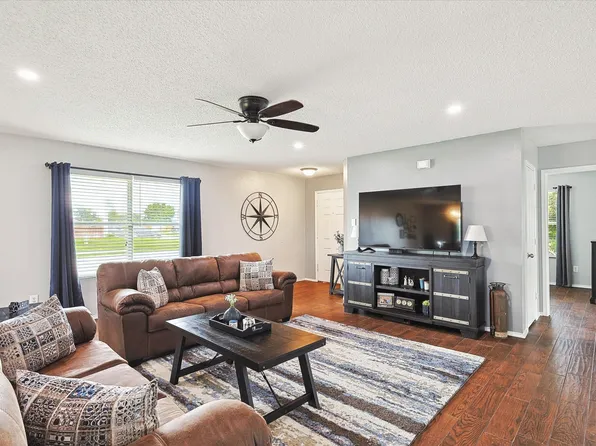 211 Cheyenne Dr, Waxahachie, TX 75165