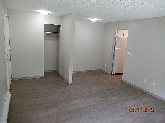 5th image of 1124 5th St SE APT 3