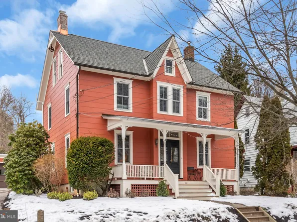 26 Hart Ave, Hopewell, NJ 08525
