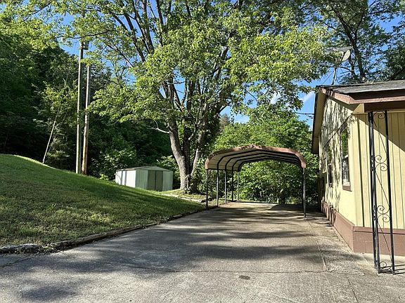 4th image of 125 E Loop Rd