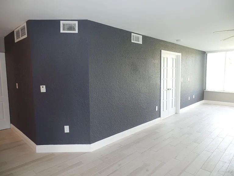 2851 N Oakland Forest Dr #111 — Photo 8