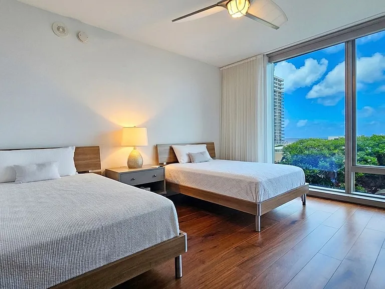 1555 Kapiolani Blvd #802 — Photo 9