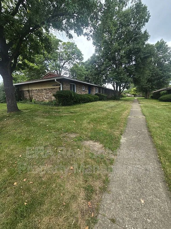 2 bed, 1.0 bath, 882 sqft, $1,125 — Photo 1