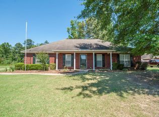 168 Timberland Ln, Millbrook, AL 36054
