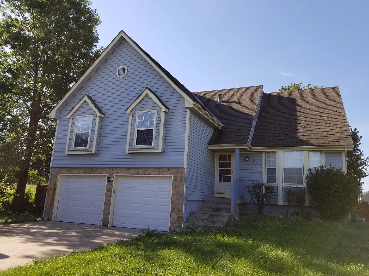 4 bed, 2607 sqft, $2,100 — Photo 1