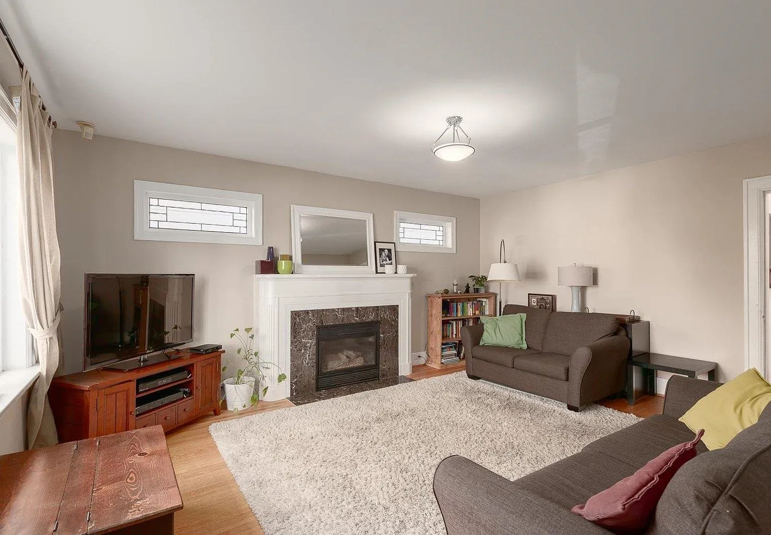 3 bed, $4,200 — Photo 3