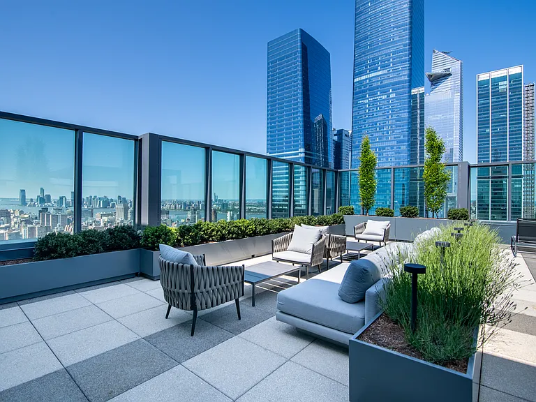 315 W 33rd St #35H — Photo 21