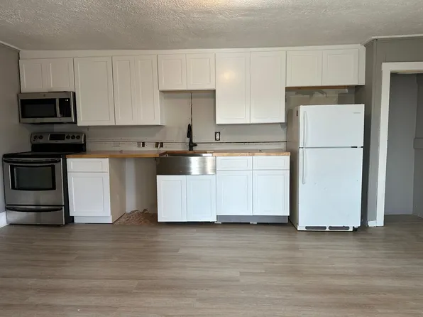 8 Beacon St #2, Somersworth, NH 03878