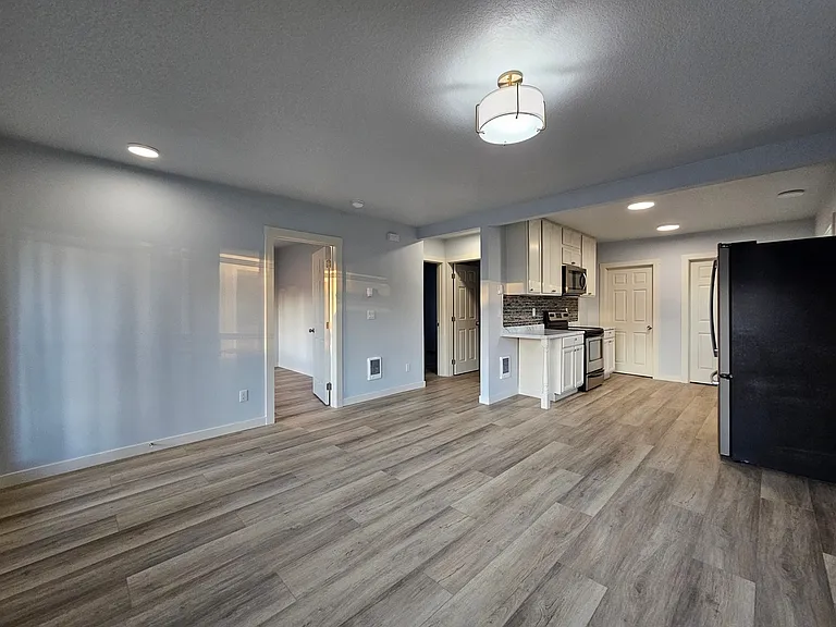 340 17th Ave — Photo 4
