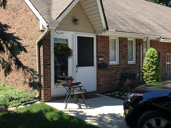 2nd image of 734 Kellogg St