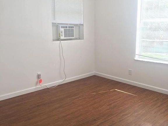 3rd image of 306 Audubon Dr APT 3