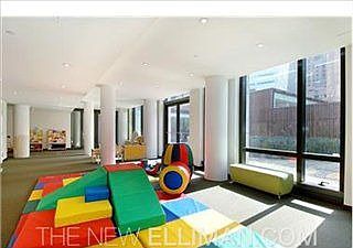 5th image of 101 Warren St APT 750