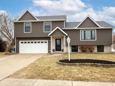 810 W Pine St, Eldridge, IA, 52748