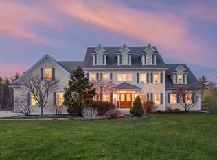 20 Rose Petal Ln, Kensington, NH 03833