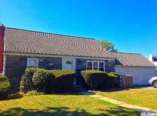 18 Marvin Ave, Uniondale, NY 11553