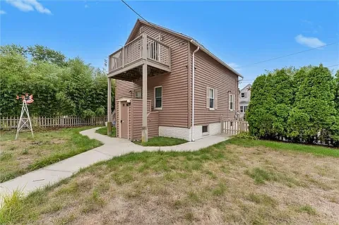 Building Photo - 29 Eton Ave