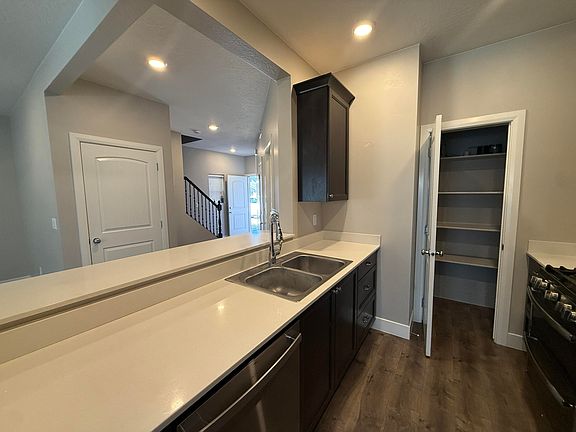 4th image of 173 E Fiddlers Canyon Rd Unit 49