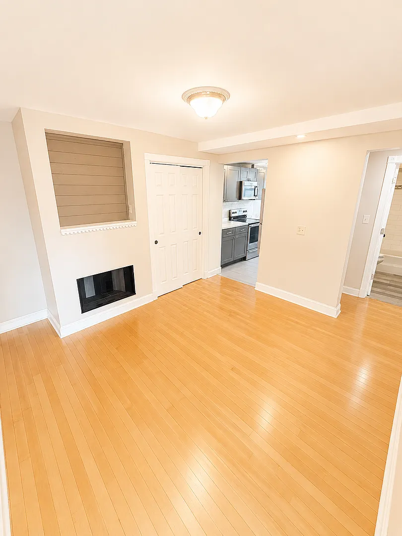 139 Jefferson St — Photo 3