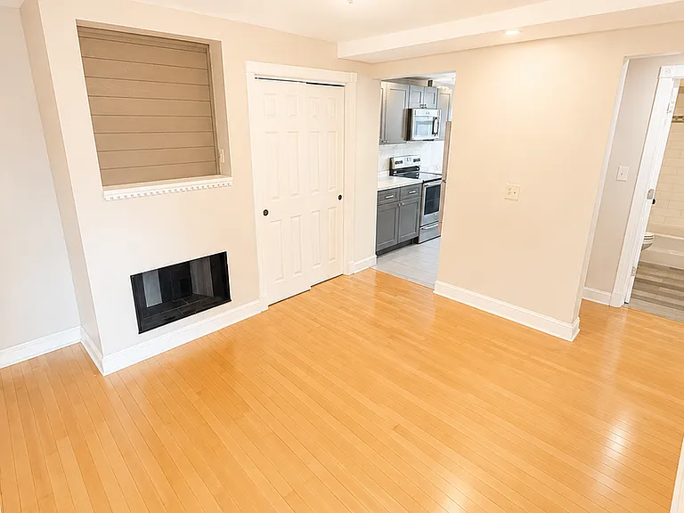 139 Jefferson St — Photo 3