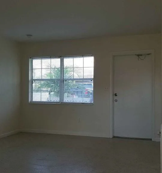 617 Joel Blvd #B — Photo 16