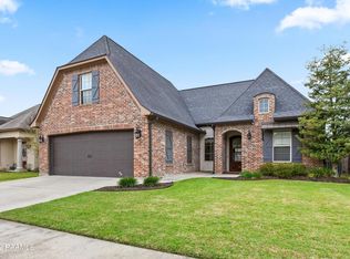 210 Country Park Dr, Youngsville, LA 70592