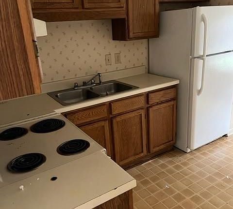 4th image of 564 E Main St #122