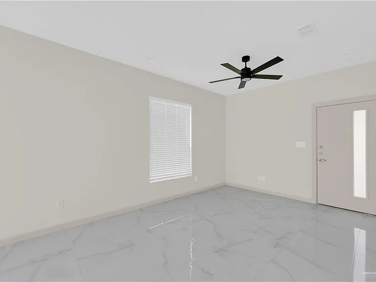 1906 W Violet Dr #3 — Photo 3