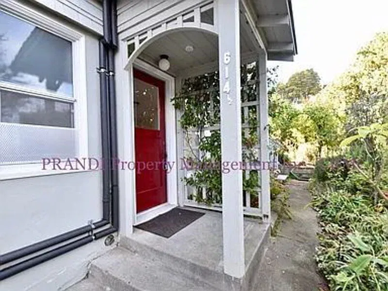 2 bed, 1.0 bath, 900 sqft, $3,500 — Photo 2
