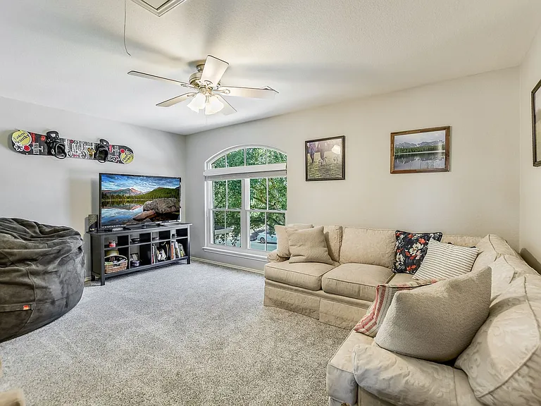 1021 Doras Dr — Photo 8