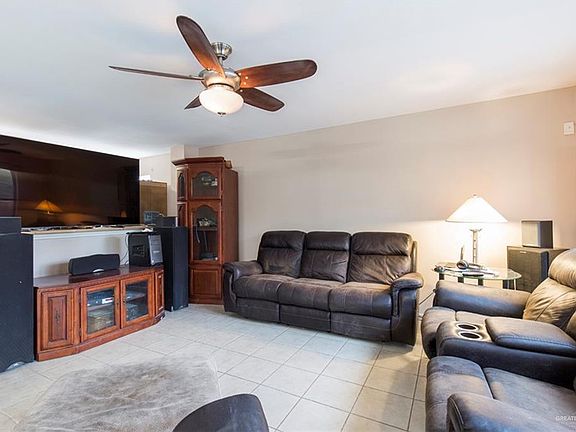 3rd image of 3913 Drury Dr
