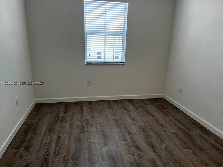 1120 SE 26th Ter #1120 — Photo 33