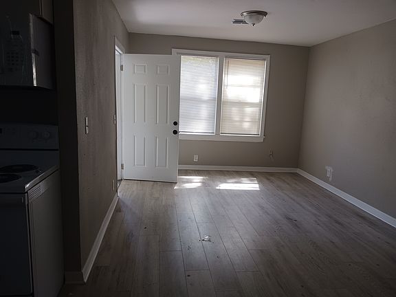 3rd image of 3343 Nolan St