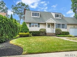 328 1st Ave, Massapequa Park, NY