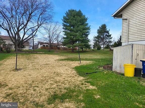 2nd image of 707 Wyndamere Rd
