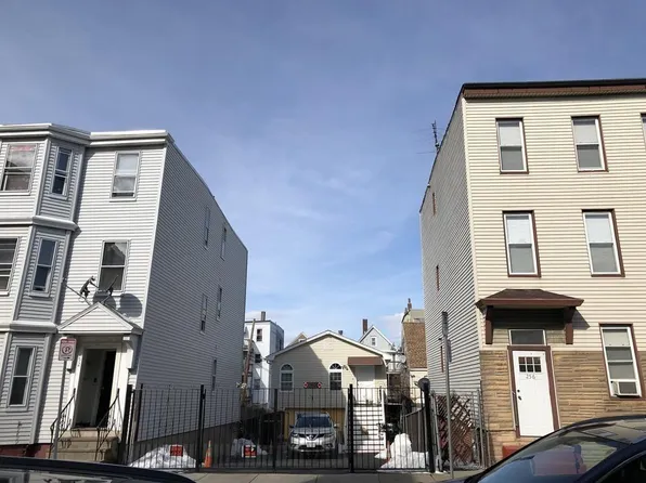254 Paris St, East Boston, MA 02128