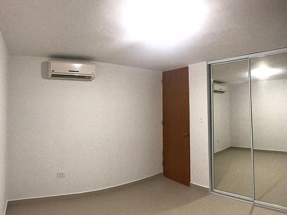 Large Bedroom with Closet and AC