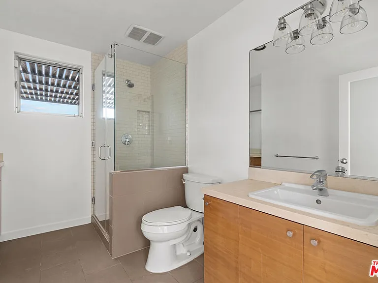 802 Indiana Ave — Photo 26