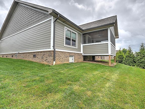 3rd image of 1718 Ethans Ct