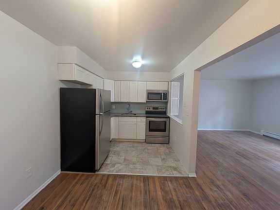 5th image of 81-83 Richard St #C2