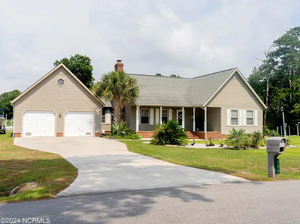 208 Bogue Sound Drive, Cape Carteret, NC 28584