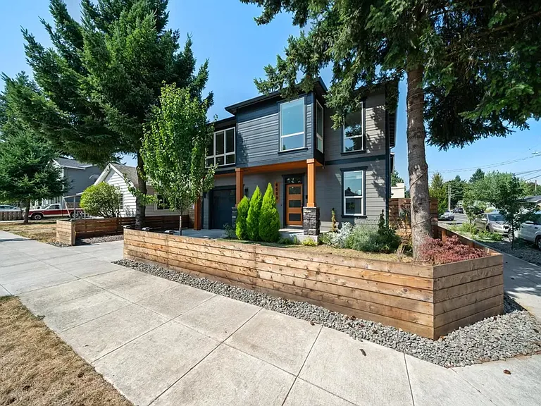 6509 SE 62nd Ave — Photo 3